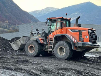 Колёсный погрузчик DOOSAN DL300