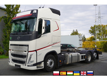 Грузовик-контейнеровоз/ Сменный кузов VOLVO FH 420