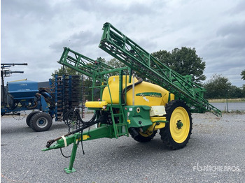 Прицепной опрыскиватель JOHN DEERE 2000 Series