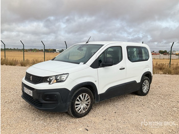 Микроавтобус PEUGEOT