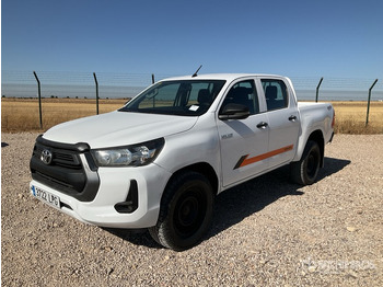 Пикап TOYOTA Hilux