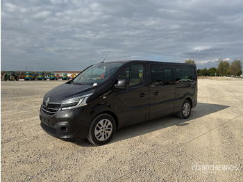 Микроавтобус RENAULT Trafic