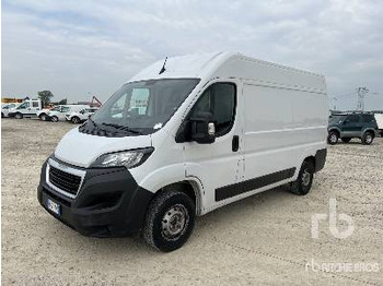 Грузовик с закрытым кузовом PEUGEOT