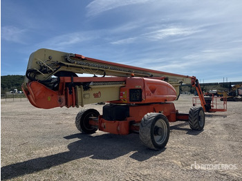 Коленчатый подъемник JLG