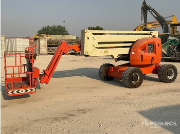Коленчатый подъемник JLG