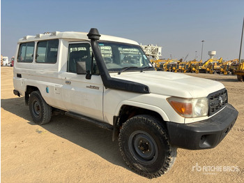 Внедорожник TOYOTA Land Cruiser