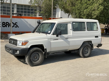 Внедорожник TOYOTA Land Cruiser