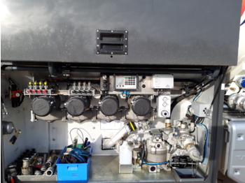 Грузовик-цистерна VOLVO FM: фото 2