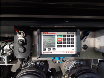 Грузовик-цистерна VOLVO FM: фото 4