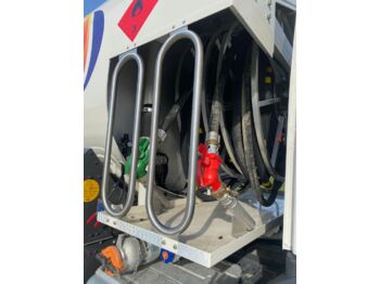 Грузовик-цистерна VOLVO FM430HP: фото 2