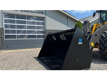 Колёсный погрузчик VOLVO