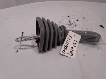 Кабина и интерьер HITACHI