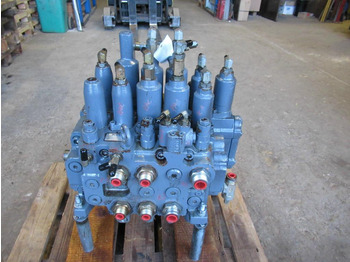 Гидравлический клапан NEW HOLLAND