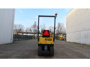 Пневмоколесный каток Sakai TS 160: фото 3 Пневмоколесный каток Sakai TS 160: фото 3