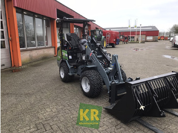 Новый Компактный фронтальный погрузчик G2700E Giant: фото 3