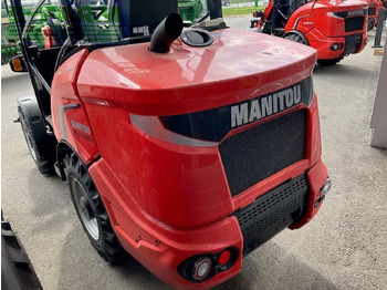 Компактный фронтальный погрузчик MANITOU MLA 4-50