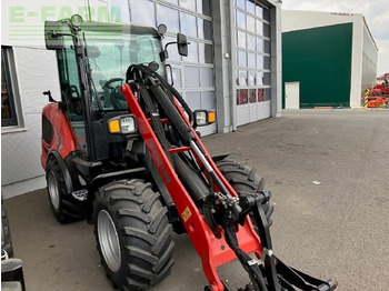 Компактный фронтальный погрузчик Manitou mla 5-50: фото 2