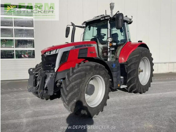 Трактор MASSEY FERGUSON 100 series