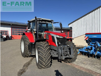 Трактор MASSEY FERGUSON 100 series
