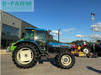 Трактор NEW HOLLAND