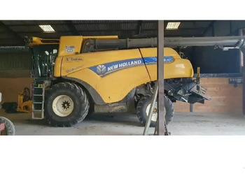 Зерноуборочный комбайн NEW HOLLAND CR series
