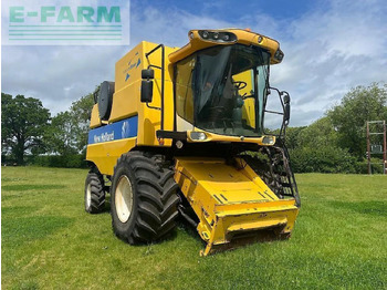 Зерноуборочный комбайн NEW HOLLAND CSX7000