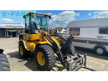 Мини-экскаватор VOLVO L30