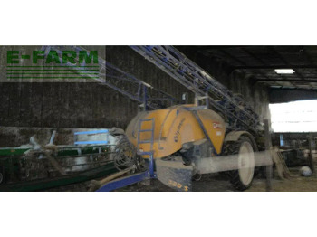 Прицепной опрыскиватель