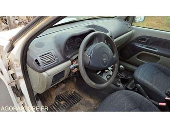 Хэтчбек Renault CLIO: фото 3 Хэтчбек Renault CLIO: фото 3