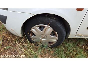 Хэтчбек Renault CLIO: фото 2 Хэтчбек Renault CLIO: фото 2