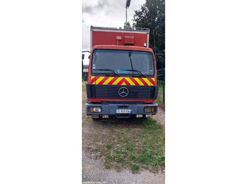 Грузовик MERCEDES-BENZ