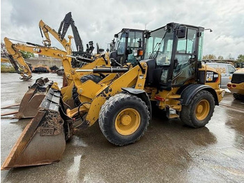Колёсный погрузчик CATERPILLAR 908M