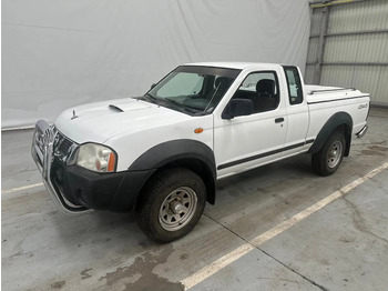 Легковой автомобиль NISSAN Navara