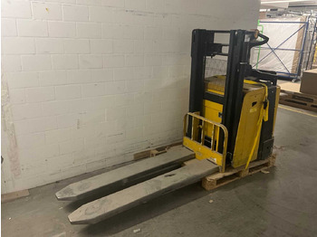 Вилочный погрузчик YALE