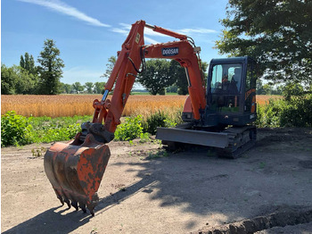 Гусеничный экскаватор DOOSAN DH60-7