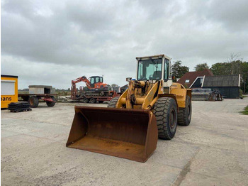 : фото в шапке страницы