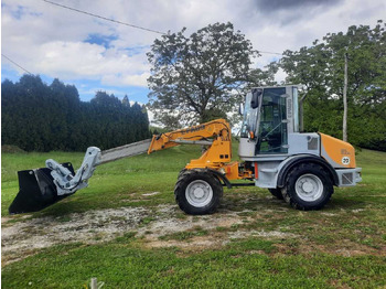 Колёсный погрузчик