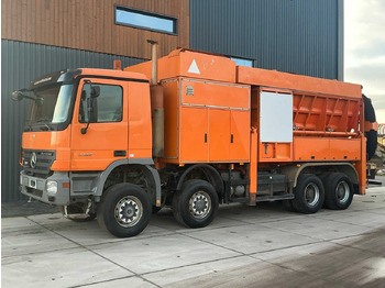 Грузовик MERCEDES-BENZ