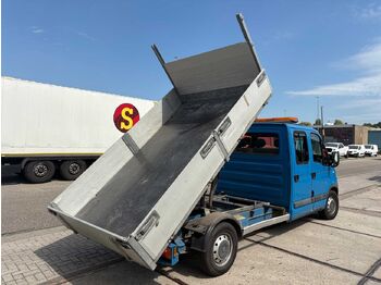 Коммерческий автомобиль RENAULT Master 2.5