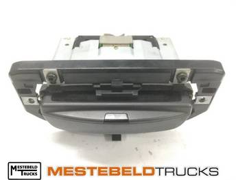 : фото в шапке страницы