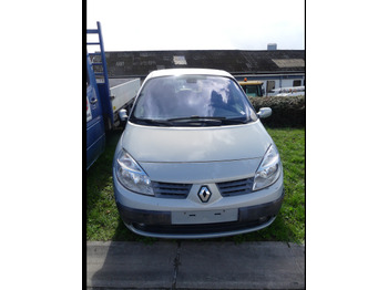 Легковой автомобиль RENAULT