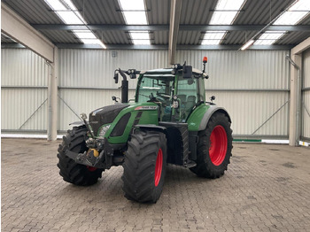 Трактор FENDT 718 Vario