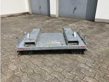 : фото в шапке страницы