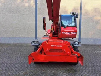 Погрузчик Manitou MRT 2150+ Privilege All-Terrain Rotating Telehandler (2015): фото 2