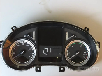 : фото в шапке страницы