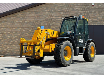 Телескопический погрузчик JCB