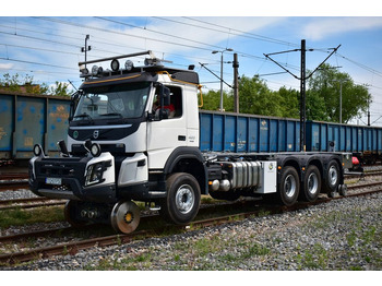 Грузовик-контейнеровоз/ Сменный кузов, Автоманипулятор Volvo NEW FMX 8x4 RAIL ROAD SCHIENEN TWO WAY: фото 4