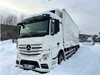 Грузовик с закрытым кузовом MERCEDES-BENZ Actros 2551
