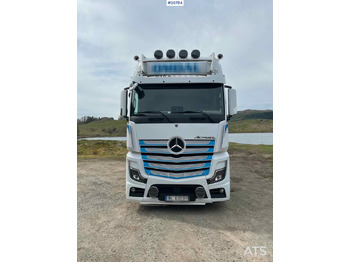 Грузовик с закрытым кузовом Mercedes Actros: фото 3