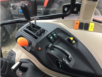 Трактор Massey Ferguson 5711 M Dyna-4 4WD Essent: фото 2